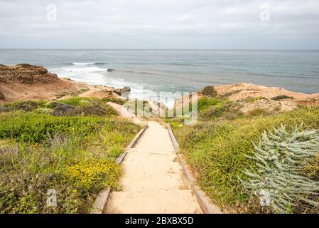 Scène côtière depuis la piste côtière au monument national Cabrillo. San Diego, Californie, États-Unis. Banque D'Images