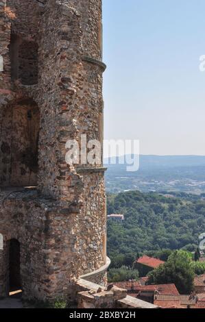 Vue depuis les ruines des fortifications du Château de Grimaud, France Banque D'Images