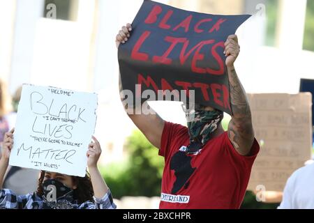 6 juin 2020, London Ontario Canada. Les Black Lives Matter protestent dans les rues de London Ontario Canada, à côté du parc Victoria. Luke Durda/Alay Banque D'Images