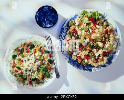 Salades de laitue et de pâtes Banque D'Images