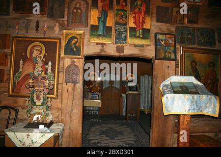 Intérieur du monastère de Dintr-un Lemn, comté de Valcea, Roumanie Banque D'Images