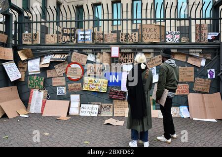 Londres 6 juin 2020. Les vies noires sont importantes. Des manifestations sont en cours entre la place du Parlement et Downing Street. #BlackLivesMatterUK Banque D'Images