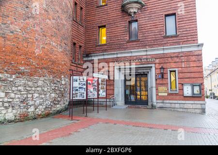 RIGA, LETTONIE - 2 JANVIER 2017 : le Musée de la guerre de Lettonie dans la vieille ville de Riga pendant la journée. Banque D'Images