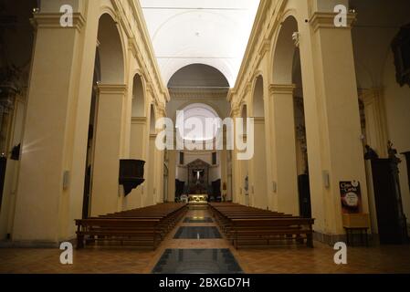 Intérieur de la Cattedrale di San Rufino di Assisi, Assise, Italie Banque D'Images