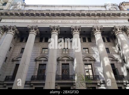 MONTRÉAL CANADA - 17 MAI 2015 : l'ancien édifice de la Banque canadienne de Commerce, qui est maintenant le théâtre Saint James au centre-ville de Montréal. Banque D'Images