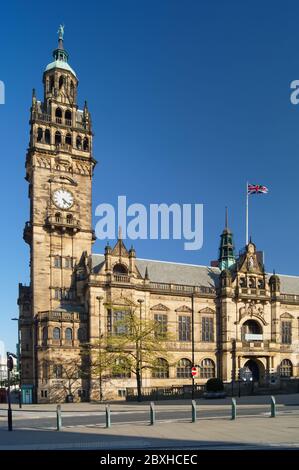 Royaume-Uni, Yorkshire du Sud, Sheffield, hôtel de ville depuis le sommet de Fargate Banque D'Images