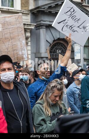 Manifestation de #blacklivespromatière dans le centre de Londres le dimanche 07 juin 2020 Banque D'Images