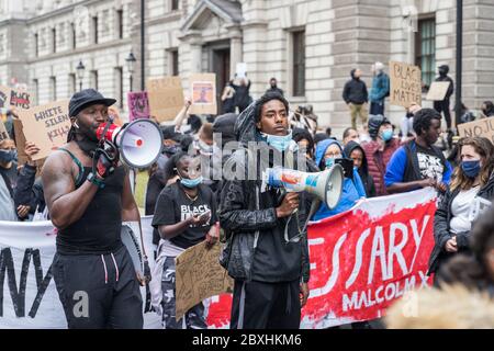 Manifestation de #blacklivespromatière dans le centre de Londres le dimanche 07 juin 2020 Banque D'Images