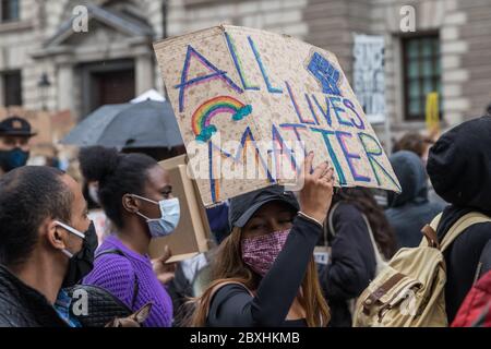 Manifestation de #blacklivespromatière dans le centre de Londres le dimanche 07 juin 2020 Banque D'Images