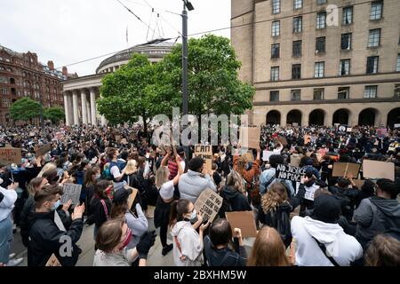 Manchester, Royaume-Uni. 7 juin 2020. Des membres du public sont vus à une manifestation Black Lives Matter, Manchester, Royaume-Uni. Crédit : Jon Super/Alay Live News. Banque D'Images