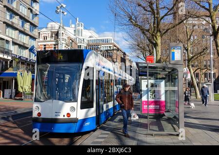 Calme Amsterdam (pays-Bas) pendant la crise Covid-19, vues sur la Rembrandtplein vide Banque D'Images