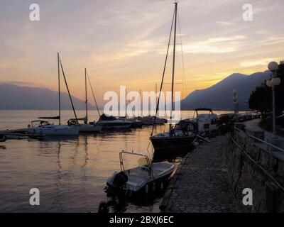 Coucher de soleil sur le lac majeur Banque D'Images