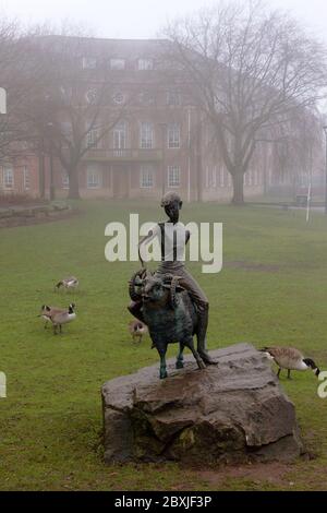 Boy and RAM, symbole de la ville de Derby, dans le Derbyshire, East Midlands, Angleterre, Royaume-Uni Banque D'Images