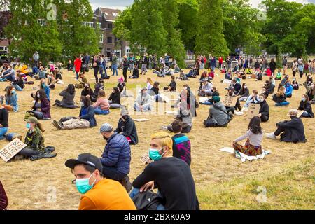 7 juin 2020 Maastricht, pays-Bas des gens se rassemblent pour protester contre le racisme #blm #blacklivesmonters le 7 juin 2020 à Maastricht, pays-Bas Banque D'Images