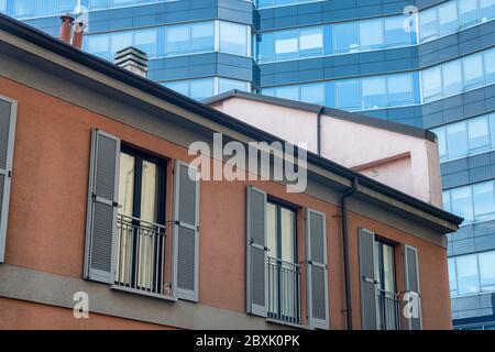 Milan, Lombardie, Italie: Bâtiments modernes sur la place Alvar Aalto Banque D'Images