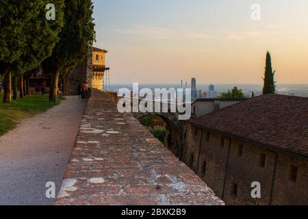 Vue sur la ville de Brescia depuis le château médiéval Banque D'Images