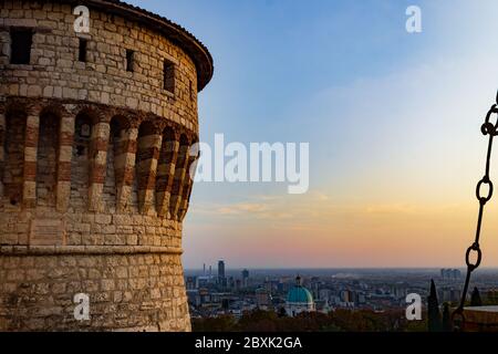 Vue aérienne de la ville de Brescia depuis le château médiéval Banque D'Images