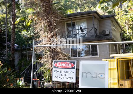 Maison de chantier domestique australienne en cours de modernisation, propriété libérée, Sydney, Australie Banque D'Images