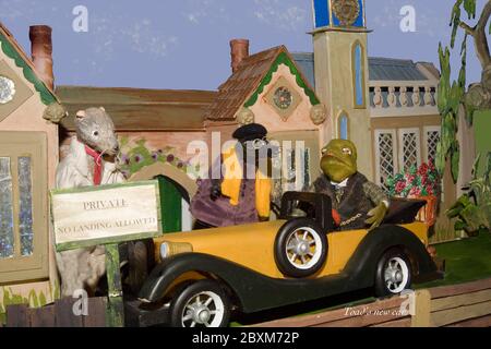 Scenes from Wind in the Willows Children's Book - Toad's New car Banque D'Images