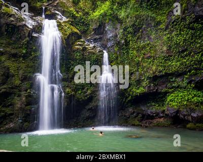 Maui, Hawaii Hana Highway, Three Bears Falls Upper Waikani Falls en route vers Hana Banque D'Images