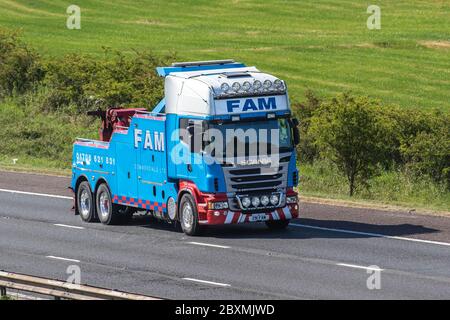 FAM spots Ltd ; transport camions de livraison, camion, transport, camion, Porte-bagages, véhicule Scania R620, industrie européenne du transport commercial HGV, M6 à Manchester, Royaume-Uni Banque D'Images