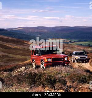 1999 Land Rover Discovery série 2 et Range Rover Banque D'Images