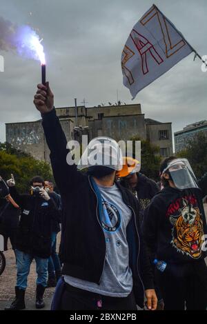 Porto Alegre, Brésil. Le 7 juin 2020. Des manifestations fascistes appellent au départ du président Jair Bolsonaro ce dimanche après-midi 07, à Porto Alegre, RS. Crédit: Omar de Oliveira/FotoArena/Alay Live News Banque D'Images