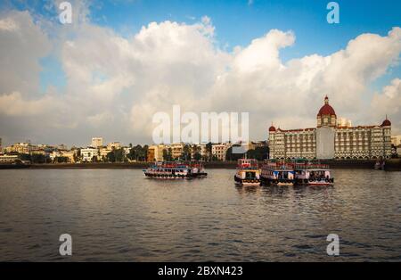 Porte de l'Inde, Mumbai, Maharashtra, Inde. Gateway of India est l'endroit le plus populaire dans la ville de Mumbai aka Bombay ville. Situé dans la région de Colaba. Banque D'Images