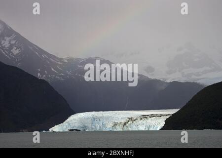 arc-en-ciel sur le glacier Spegazzini à Lago Argentino, Parque Nacional Los Glaciares, Argentine Banque D'Images