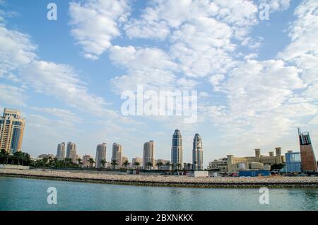 Lusail est une ville planifiée au Qatar, située sur la côte, dans la partie nord de la municipalité d'Al Daayen. Banque D'Images