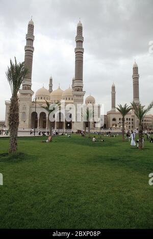 La mosquée de Salih a été construite en 2008 par l'ancien président A. Abdullah Salih. La mosquée de la capitale Sanaa a 6 minarets. Banque D'Images