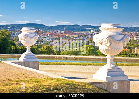 La ville de Vienne à partir de la chapelle du château au-dessus de point de vue sur château du Schlossberg, capitale de l'Autriche Banque D'Images