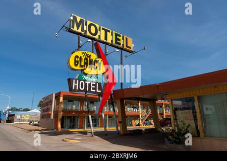 Clinton, Oklahoma, USA - 8 juillet 2014 : le panneau pour le motel de Glancy, le long de la route historique US 66 près de la ville de Clinton, dans l'État d'Oklahom Banque D'Images