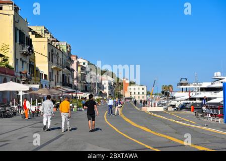 Front de mer et piste cyclable du village ligurien 19 mai 30 2020 Imperia Italie Banque D'Images