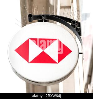 Londres, Royaume-Uni. 4 juin 2020. Logo de la Banque HSBC visible dans l'une de ses succursales. Crédit : Dave Rushen/SOPA Images/ZUMA Wire/Alay Live News Banque D'Images