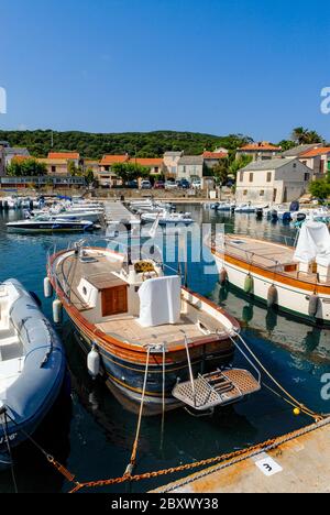 Barcaggio port pittoresque en Corse du Nord sur le cap corse Banque D'Images