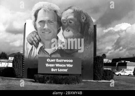 Panneau publicitaire faisant la promotion du film Clint Eastwood à Los Angeles, CA en 1978 Banque D'Images