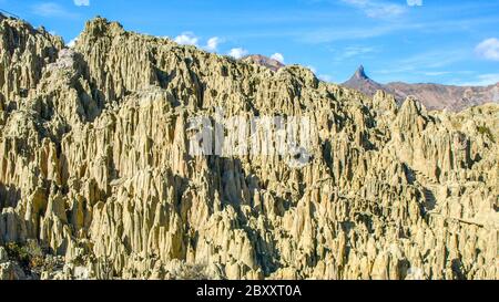 Piliers de roche pointue dans la vallée de la Lune - Valle de la Luna, la Paz, Bolivie, Amérique du Sud Banque D'Images