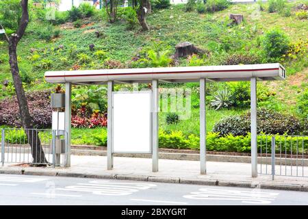 Blank billboard sur arrêt de bus Banque D'Images