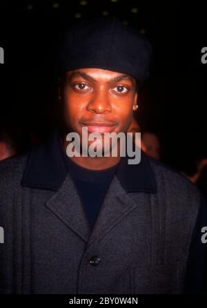 Los Angeles, Californie, Etats-Unis 2 octobre 1995 l'acteur/comédien Chris Tucker participe à la première des présidents de Buena Vista Pictures « Dead Presidents » le 2 octobre 1995 au DGA Theatre de Los Angeles, Californie, Etats-Unis. Photo par Barry King/Alay stock photo Banque D'Images