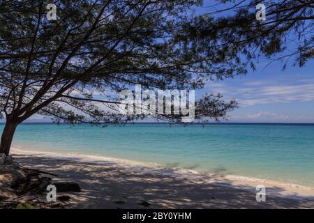 Belle vue de paysage de l'île Mantanani, Kota Belud, Sabah, Bornéo pour l'utilisation de fond Banque D'Images