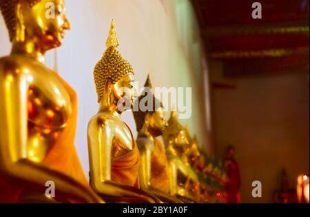 Buddhas à Wat po Banque D'Images