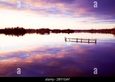 coucher de soleil sur le lac Banque D'Images