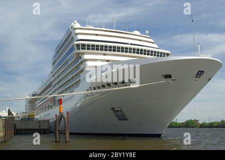 Bateau de croisière MSC Poesia Banque D'Images