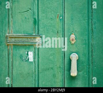 vieille porte verte - bonne texture grunge Banque D'Images
