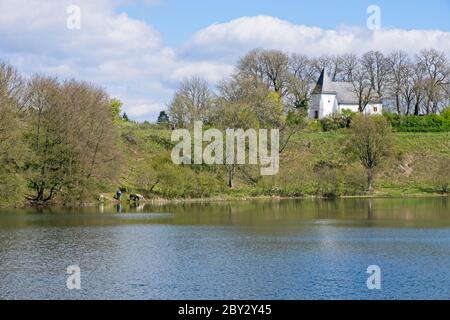 Lac (Immerather maar) dans les montagnes Volcanic Eifel ou Vulkan Eifel en Allemagne Banque D'Images