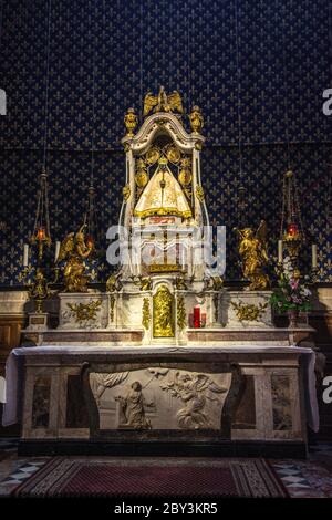 Vierge noire, Cathédrale notre Dame du Puy en Velay, départ de la voie Saint Jacques de Compostelle, cathédrale notre Dame, haute Loire Banque D'Images