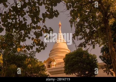 Le Putta Nimit Chedi au Wat Phra Borommathat près du Temple Wat Phra que Pha Ngao dans la ville de Chiang Saen au mékong dans le tria doré Banque D'Images