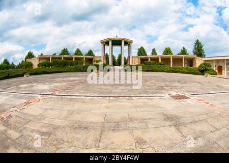 Mémorial de la guerre mondiale dans un lieu de l'ancien village de Lidice complètement détruit par les forces allemandes en représailles de l'assassinat du protecteur de Reich Reinhard Heydrich Banque D'Images