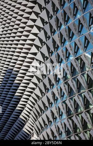 Adélaïde Australie méridionale 18 novembre 2019 : en regardant les détails architecturaux du bâtiment SAHMRI, un centre de recherche médicale à Adélaïde, Banque D'Images